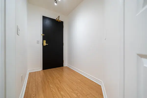 30 Grand Trunk CRES #1002, Toronto C01, ON M5J 3A4