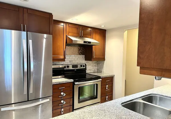 33 University AVE #1604, Toronto C01, ON M5J 2S7