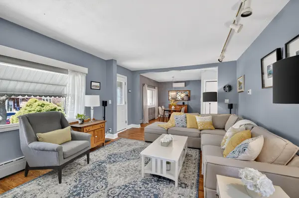 15 Bertha AVE, Toronto E04, ON M1L 3L8