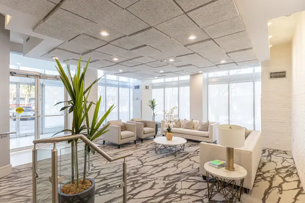 25 Cumberland LN #110, Ajax, ON L1S 7K1