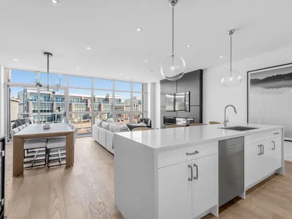 3642 Ferretti CT, Innisfil, ON L9S 0N6