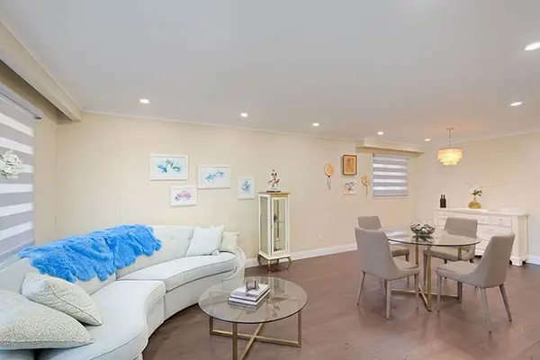 304 Roywood CRES, Newmarket, ON L4Y 1A5