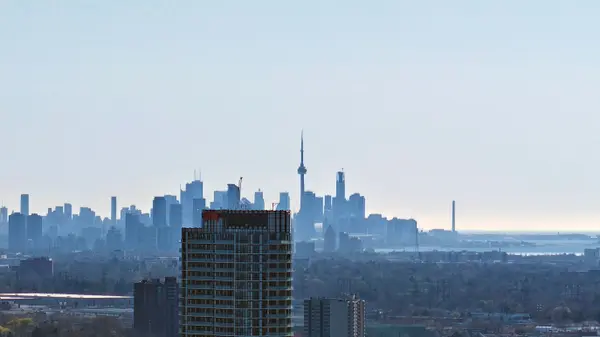 3883 Quartz RD #2805, Mississauga, ON L5B 0M4