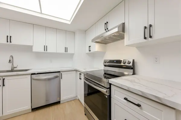 4460 Tucana CT #211, Mississauga, ON L5R 3K9