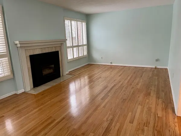 1328 Eddie Shain DR, Oakville, ON L6J 7C9