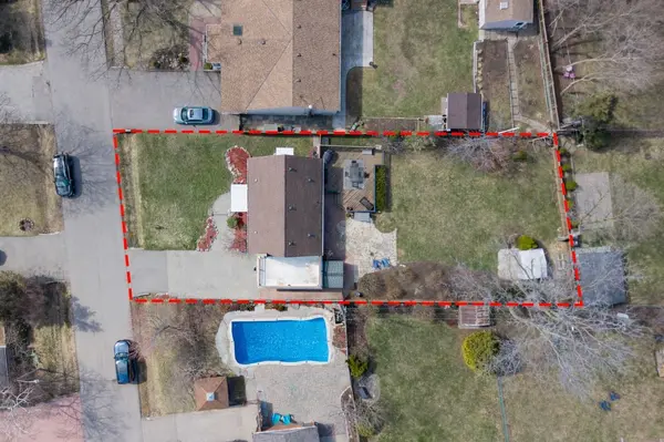 961 Ribston RD, Mississauga, ON L4Y 1B5