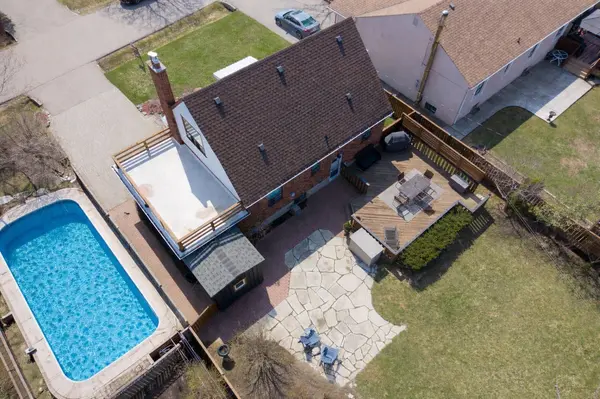 961 Ribston RD, Mississauga, ON L4Y 1B5