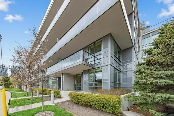 15 Legion RD #TH 101, Toronto W06, ON M8V 0A9