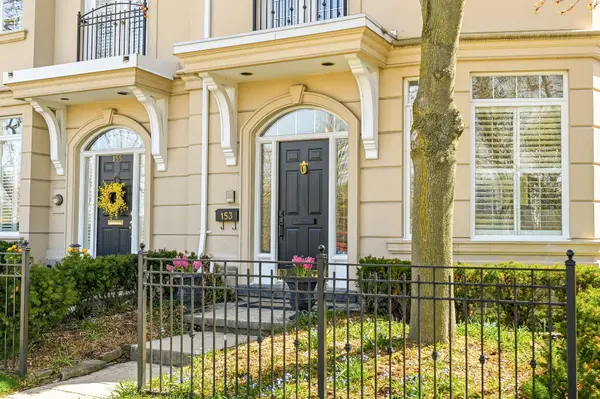 153 Dunn ST, Oakville, ON L6J 3E4