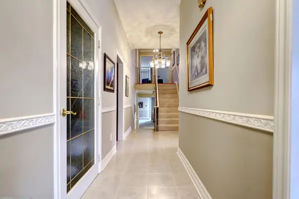 2405 Rosemary DR, Mississauga, ON L5C 1X1