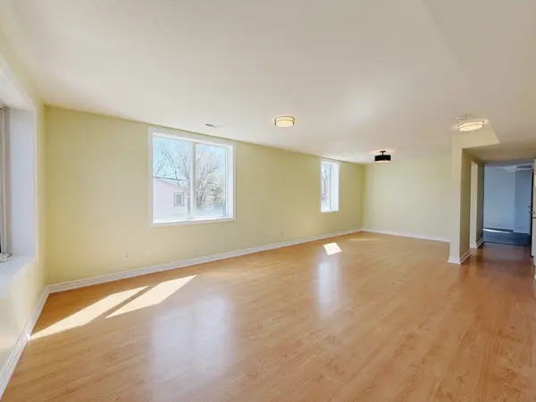 621A The Queensway N/A, Toronto W07, ON M8Y 1K4