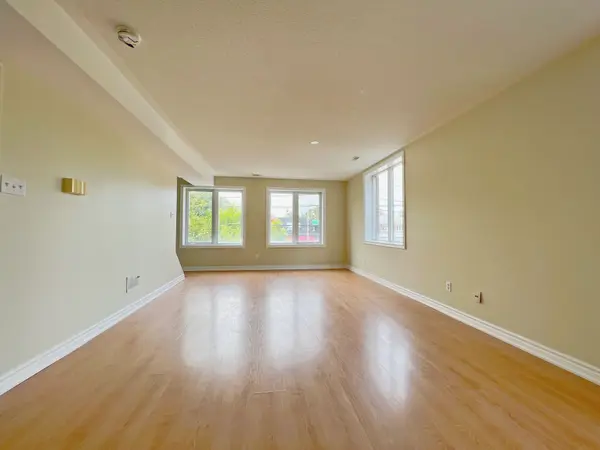 621A The Queensway N/A, Toronto W07, ON M8Y 1K4