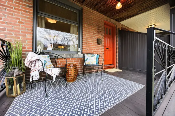 52 Fermanagh AVE, Toronto W01, ON M6R 1M2