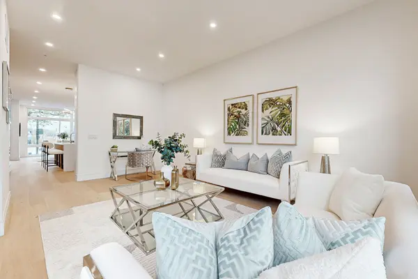 2639R Dundas ST W #2, Toronto W02, ON M6P 1X9