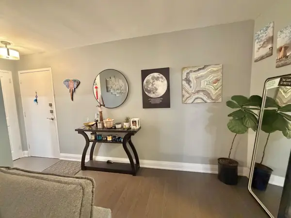 3320 Fieldgate DR #704, Mississauga, ON L4X 2J2