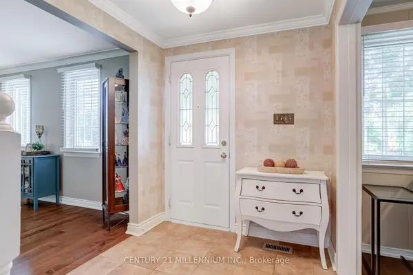 20 Alderway AVE, Brampton, ON L6Y 2B7