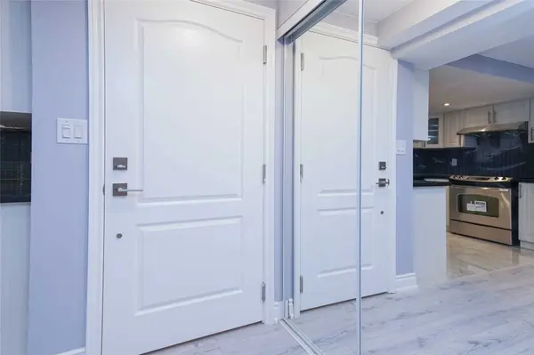 1599 Kingsbank CT #Bsmt, Mississauga, ON L5M 4W4