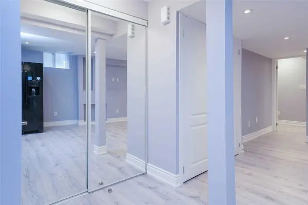 1599 Kingsbank CT #Bsmt, Mississauga, ON L5M 4W4