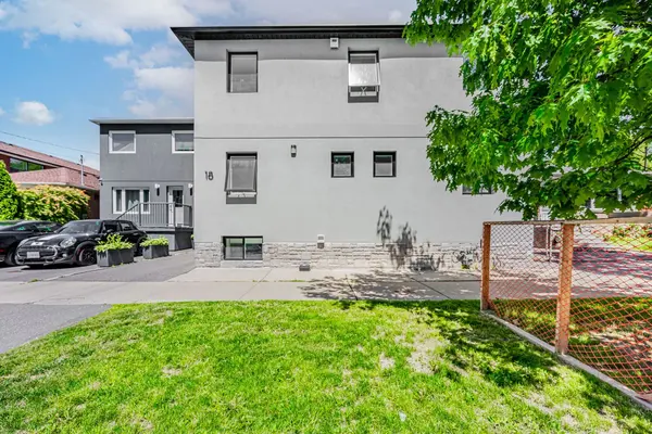 18 Cavell AVE, Toronto W06, ON M8V 1P2