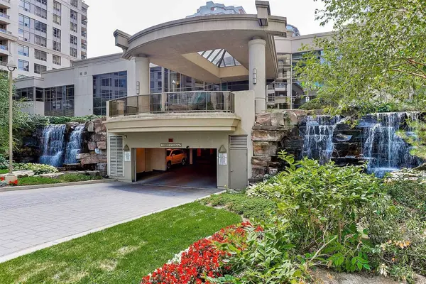 3888 Duke Of York BLVD #2330, Mississauga, ON L5B 4P5