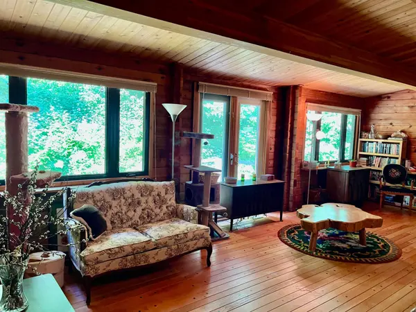 19626 41 HWY, Addington Highlands, ON K0H 1K0