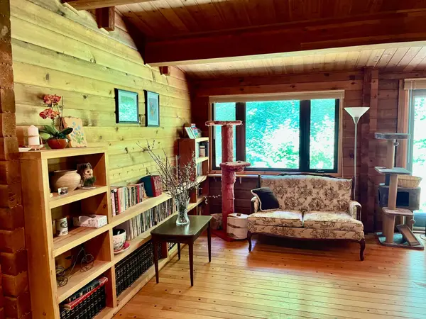 19626 41 HWY, Addington Highlands, ON K0H 1K0