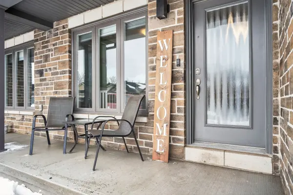 923 Leishman DR, Mississippi Mills, ON K0A 1A0