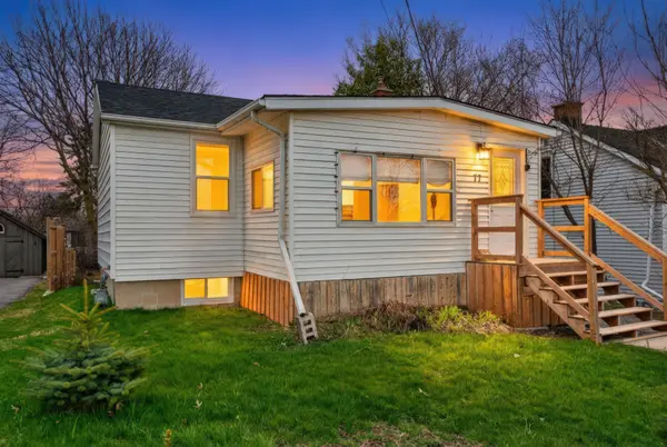 77 Portsmouth AVE, Kingston, ON K7M 1V4