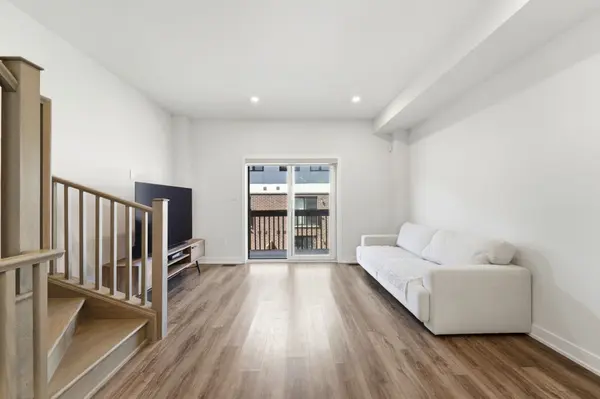 19 Markle CRES, Hamilton, ON L9G 0H4