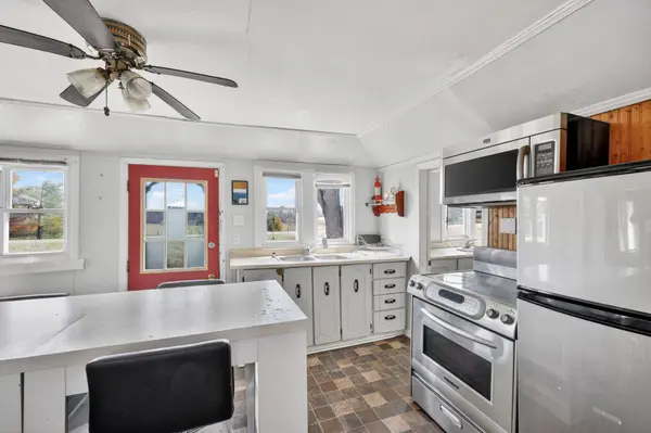 127 Monck RD, Kawartha Lakes, ON L0K 1W0