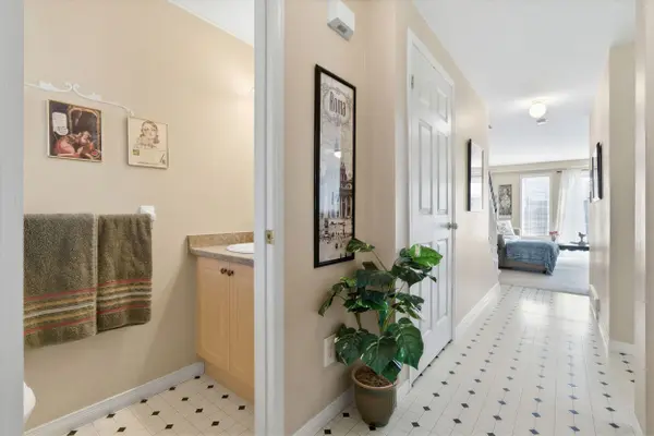 130 Donnenwerth DR, Kitchener, ON N2E 4C8