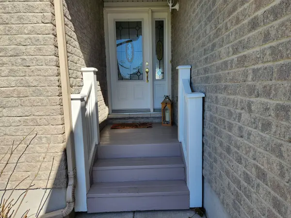 105 Mclachlin ST S, Arnprior, ON K7S 3Y5