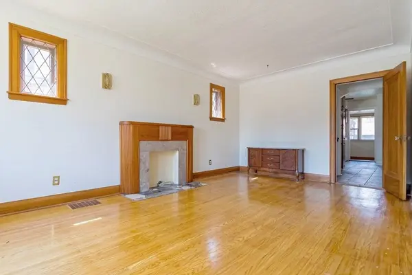 157 Longwood RD N, Hamilton, ON L8S 3V8