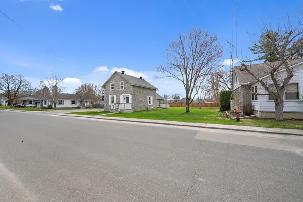 297 Park ST E, Prescott, ON K0E 1T0