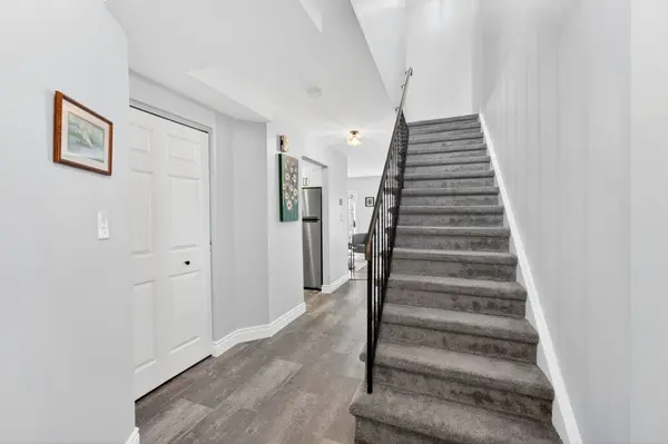 282 Vanguard CT, Kingston, ON K7M 8P9