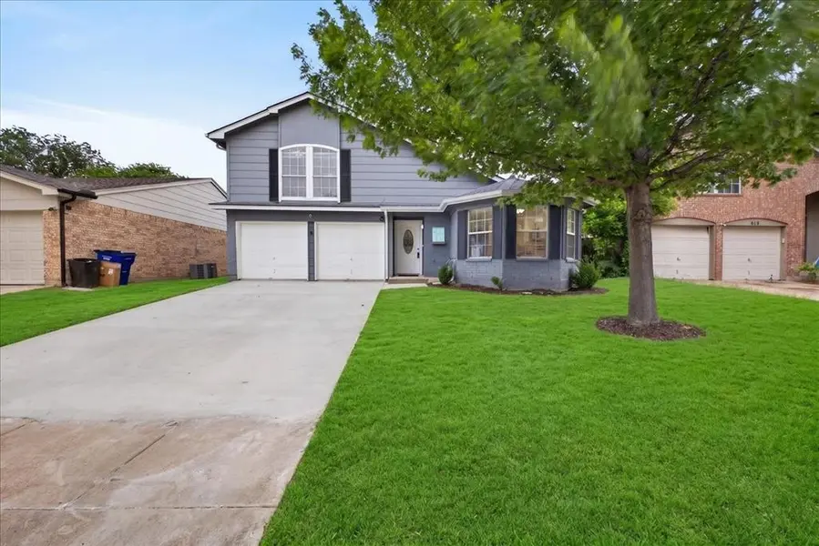 617 Hollyberry Drive, Mansfield, TX 76063