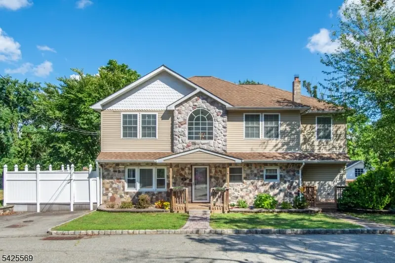 36 Ella St, Bloomingdale Boro, NJ 07403
