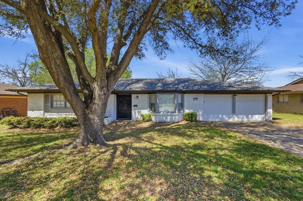 6028 Walraven Circle, Fort Worth, TX 76133