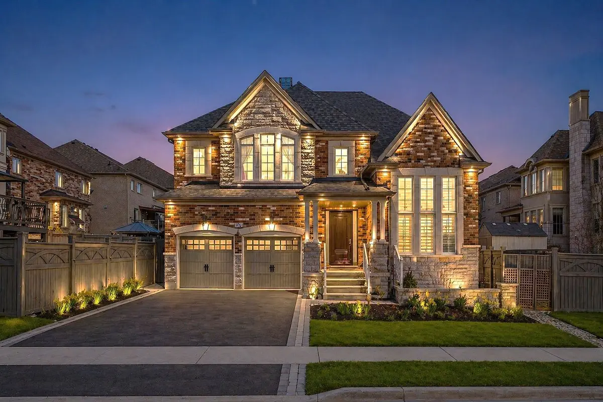 39 Dalmeny DR, Brampton, ON L6X 2Y4