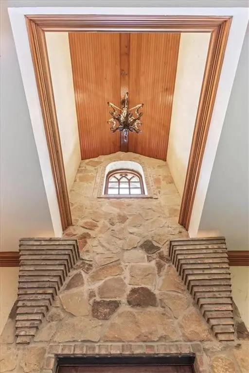 2300 N ROCK CREEK Road, Waco, TX 76708