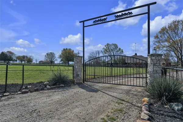 3017 Sylvan Valley Drive, Weatherford, TX 76087