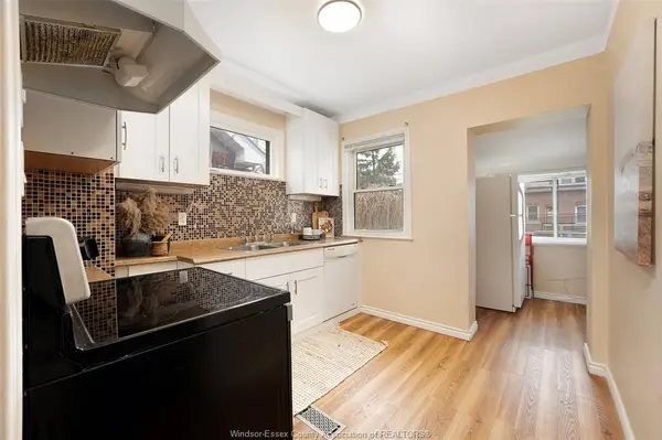 1006 PILLETTE Road, Windsor, ON N8Y 3B6