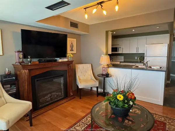 3601 RIVERSIDE Drive East #906, Windsor, ON N8Y 4Y2