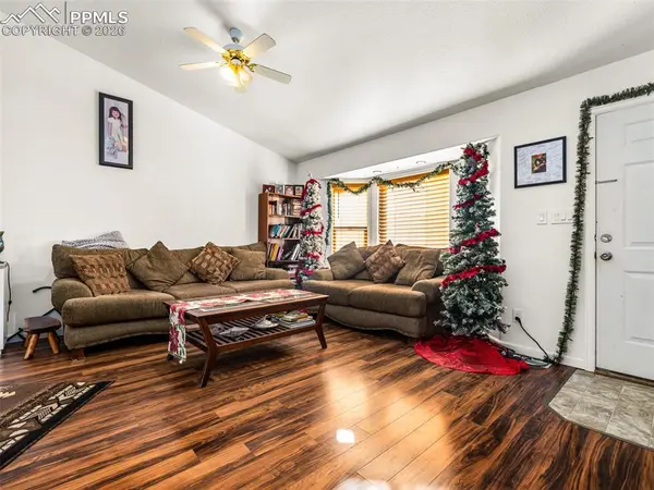 734 S Legend LN, Pueblo, CO 81007