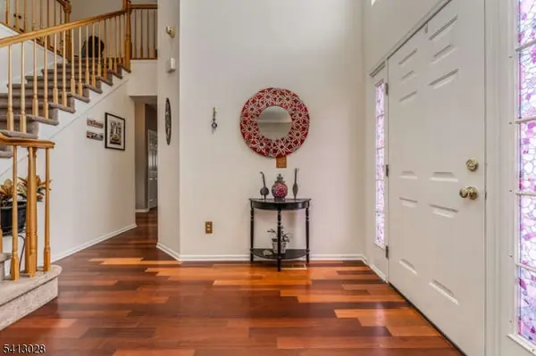 11 Elmara Dr, Bridgewater Twp., NJ 08807