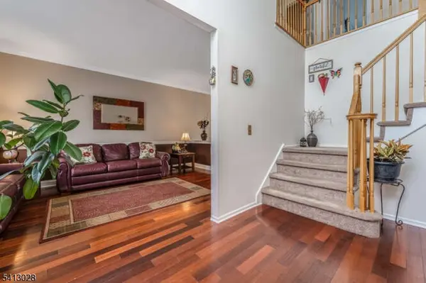 11 Elmara Dr, Bridgewater Twp., NJ 08807