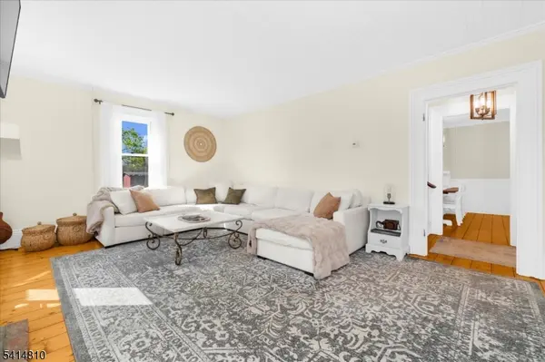 110 Hillcrest Rd., Readington Twp., NJ 08822