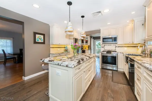 36 Ella St, Bloomingdale Boro, NJ 07403