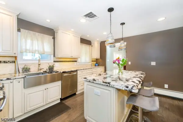 36 Ella St, Bloomingdale Boro, NJ 07403