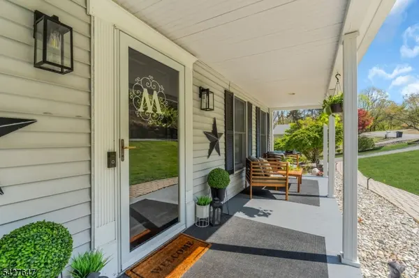 16 Joan Dr, Byram Twp., NJ 07874